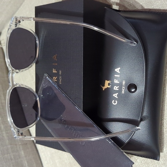 NIB (New in  Box) Carfia Polarized Sun Glasses. - Picture 2 of 6